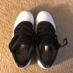 Jordan 11 “Tuxedo” lows